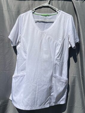 healing hands White Short-Sleeve V-Neck Scrub Top